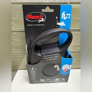 Flexi Black Medium Retractable Leash